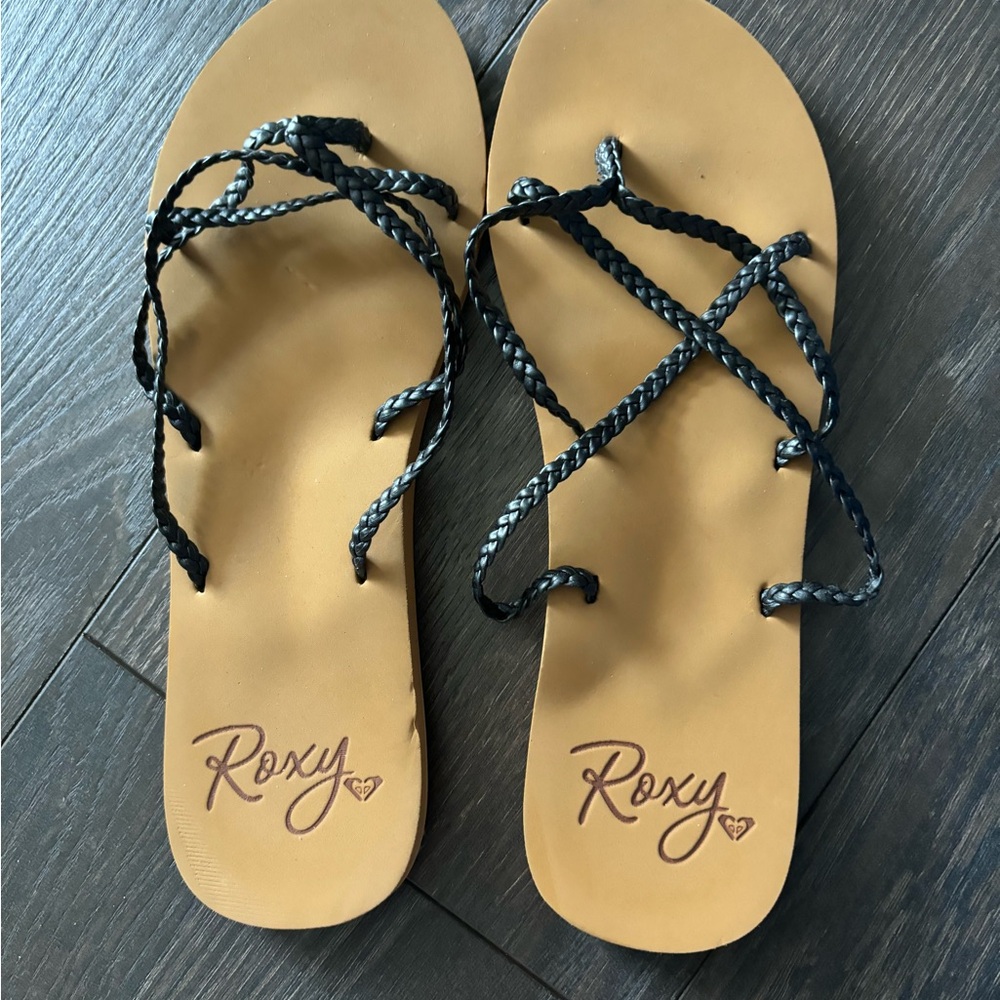Roxy Women's Black and Tan Sandals